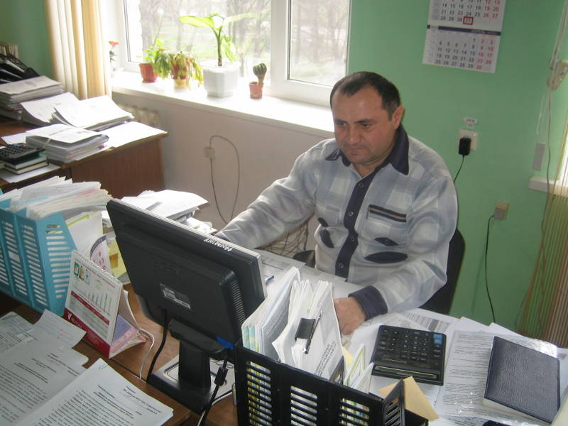 Главный агрохимик отдела применения удобрений и опытов Давыдов В.Е. занимается обработкой исходной информации